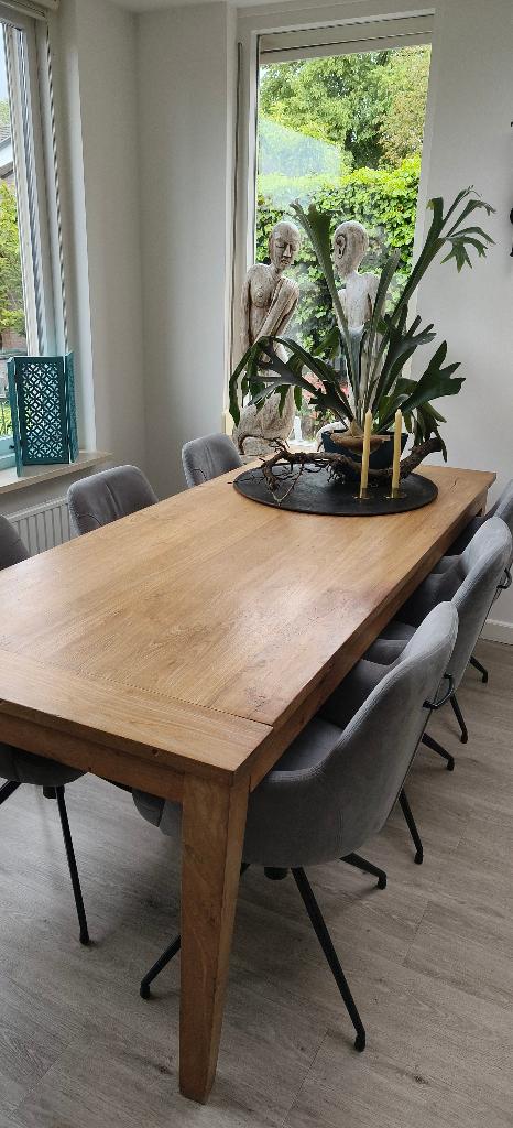 Te koop: Tafel en drie kisten, Antiek en Kunst, Antiek | Meubels | Tafels, Ophalen
