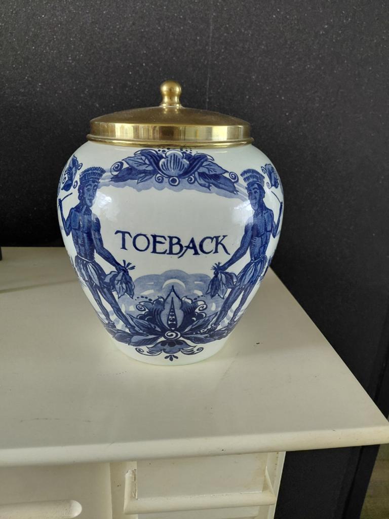 Antieke Goedewaagen tabakspot met messing deksel, Ophalen