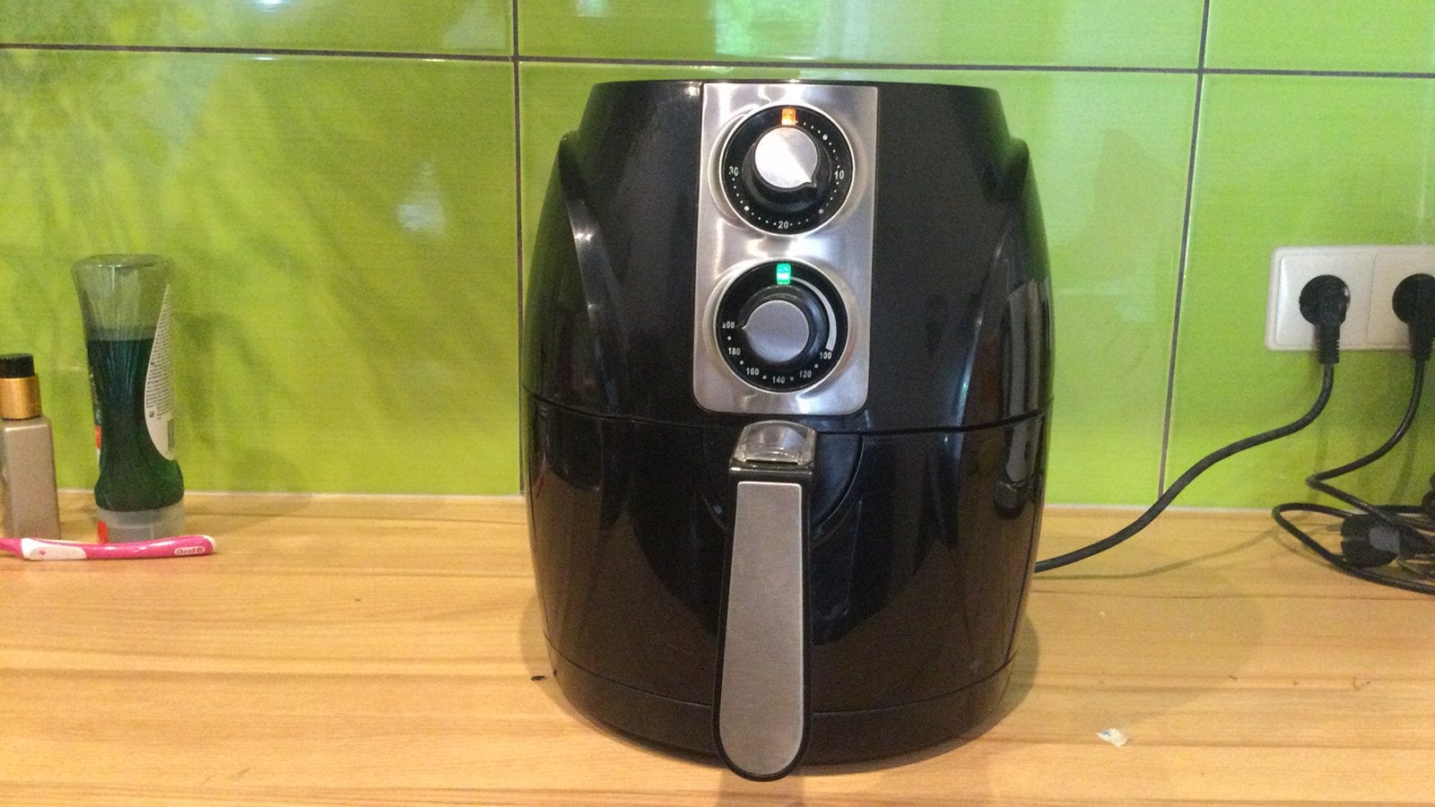 Het is een goed merk.Hij is getest en werkt goed, Witgoed en Apparatuur, Airfryers, Ophalen, Zo goed als nieuw, Airfryer
