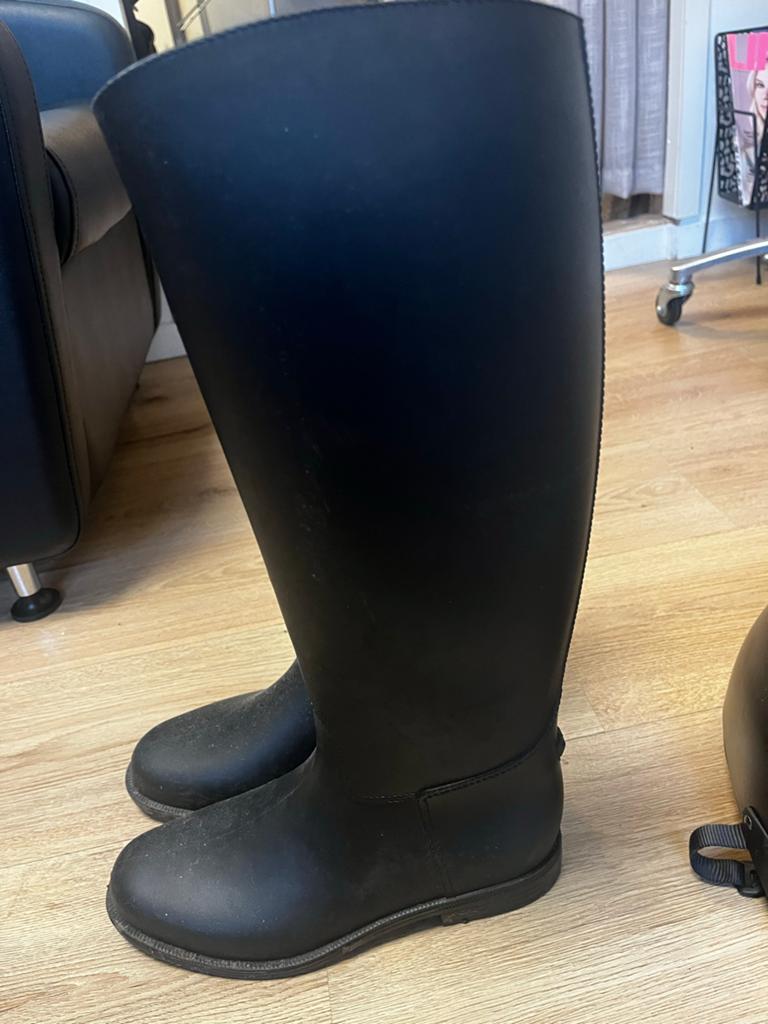 Paard rijlaarzen + cap, Dieren en Toebehoren, Paardrijkleding, Ophalen, Zo goed als nieuw, Cap, Kinderen