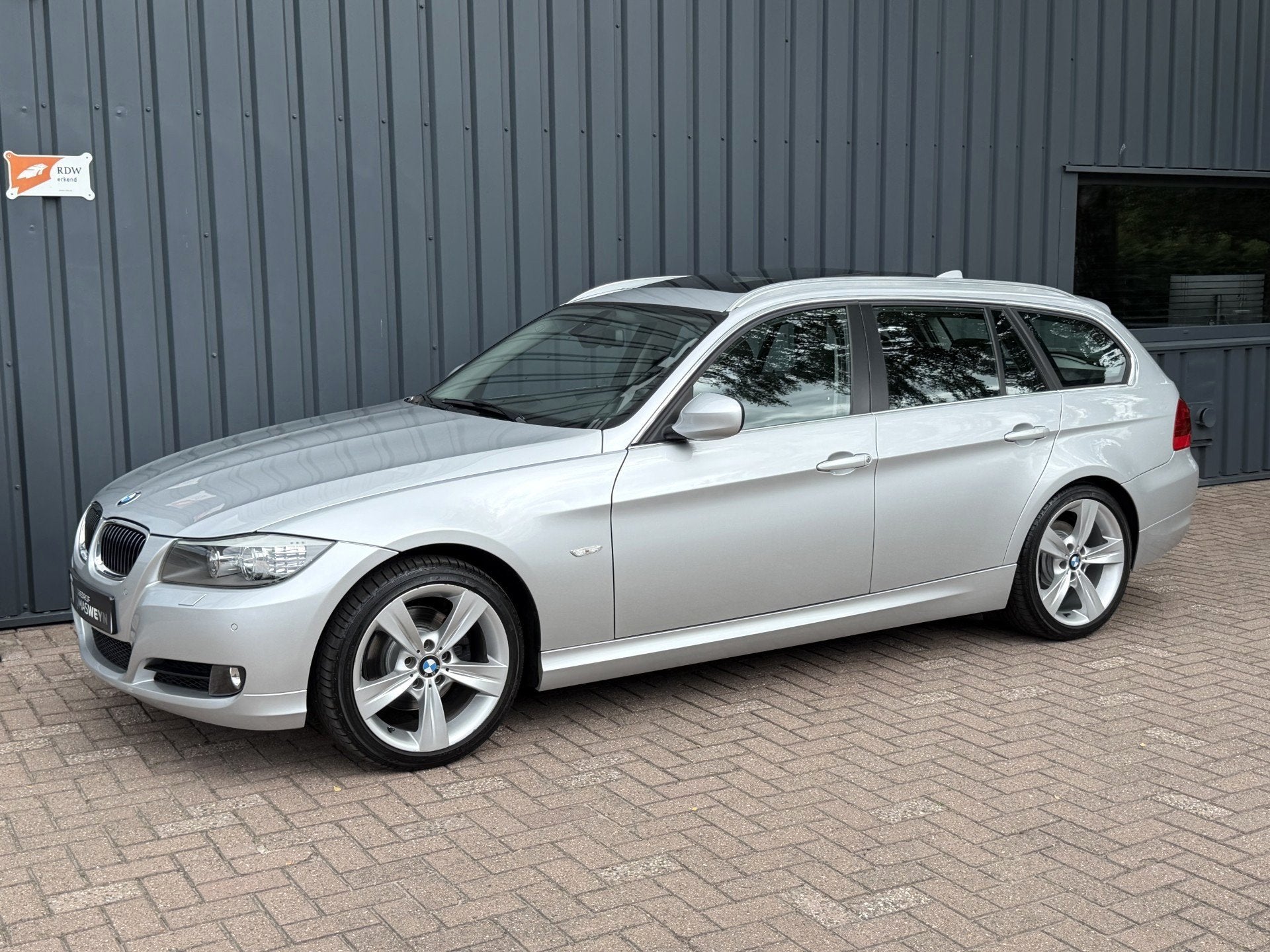 BMW 3-serie Touring 325i High Executive 69.989 KM!/AUTOMAAT!, Auto's, Automaat, 745 kg, Achterwielaandrijving, Gebruikt