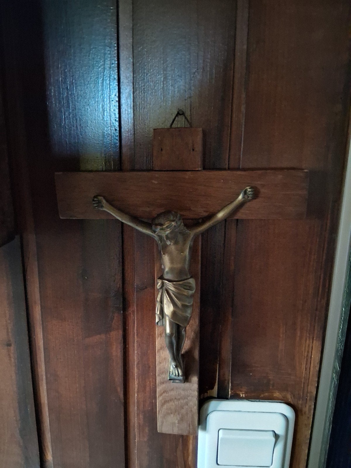 Antiek houten kruisbeeld met bronzen corpus, Antiek en Kunst, Ophalen