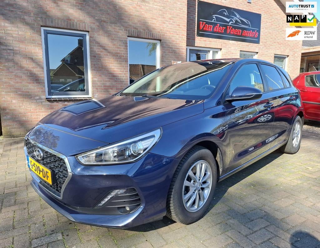 Hyundai I30 1.0 T-GDI Comfort. Zeer netjes en luxe o.a: Navi, Voorwielaandrijving, Gebruikt, Blauw, Handgeschakeld