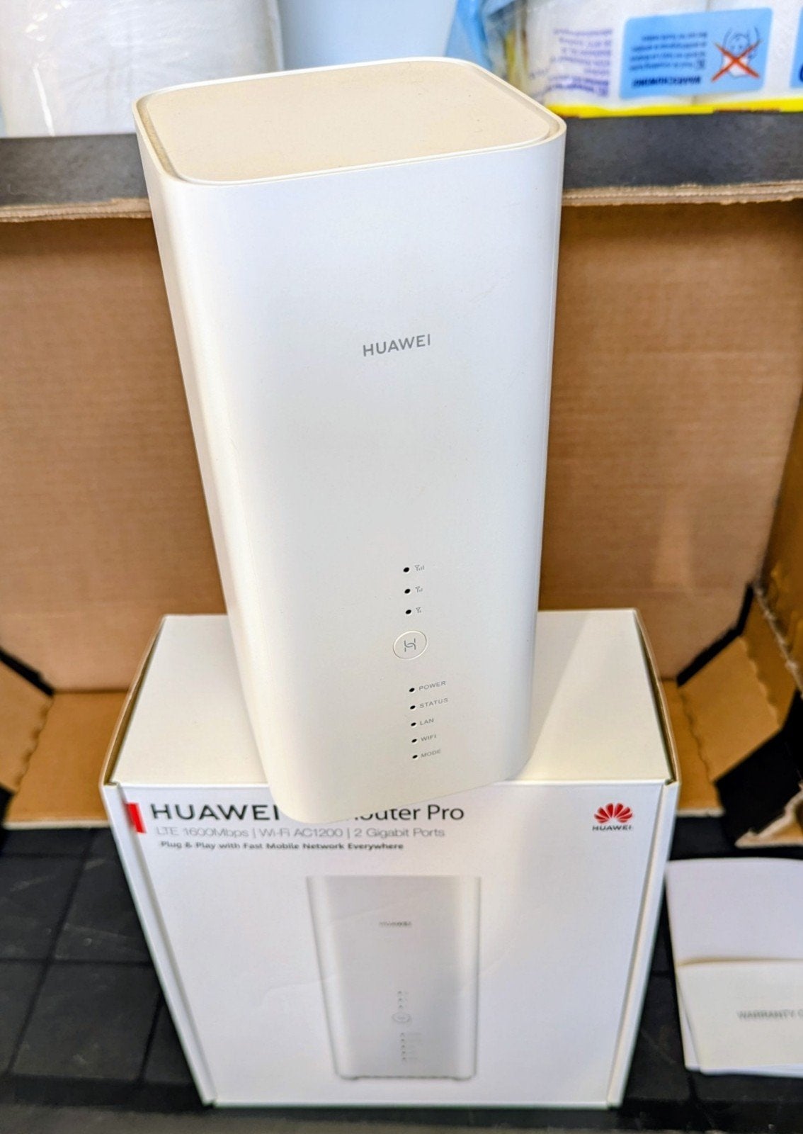 GRATIS VERZENDEN Huawei 4G B818 router MIFI wifi simlockvrij, Ophalen of Verzenden, Zo goed als nieuw, Router, Huawei
