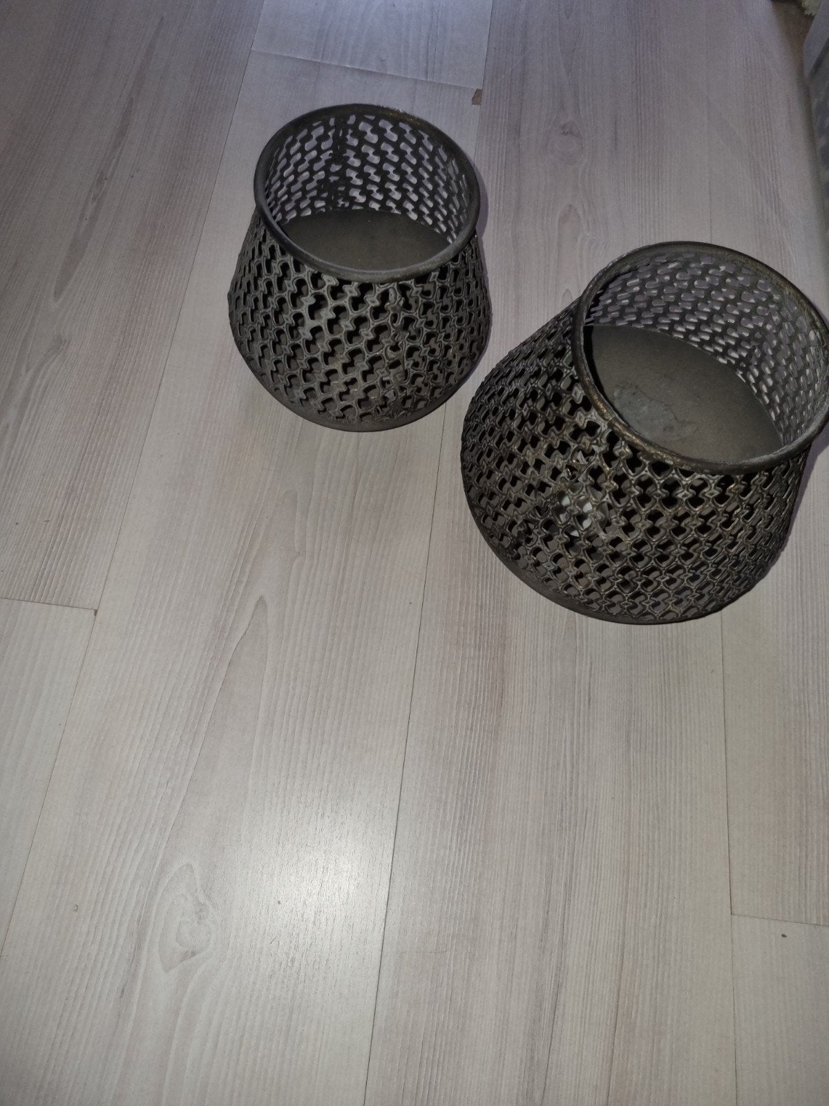 2 windlichten, Huis en Inrichting, Woonaccessoires | Kandelaars en Kaarsen, Ophalen of Verzenden, Overige materialen, Minder dan 25 cm