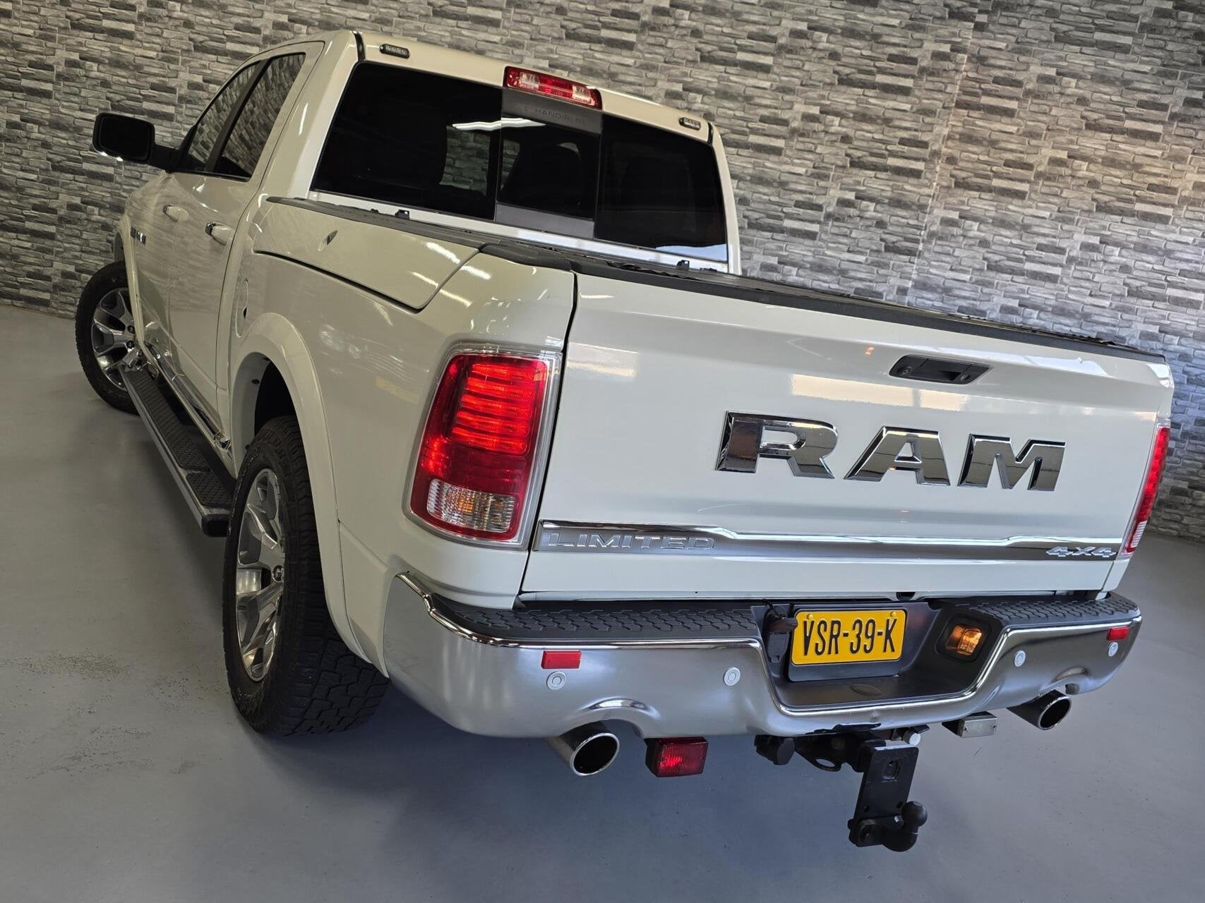 Dodge Ram 1500 5.7 V8 HEMI Quad Cab 6'4 4x4 LPG Full options, Auto's, Automaat, Gebruikt, 5654 cc, Wit