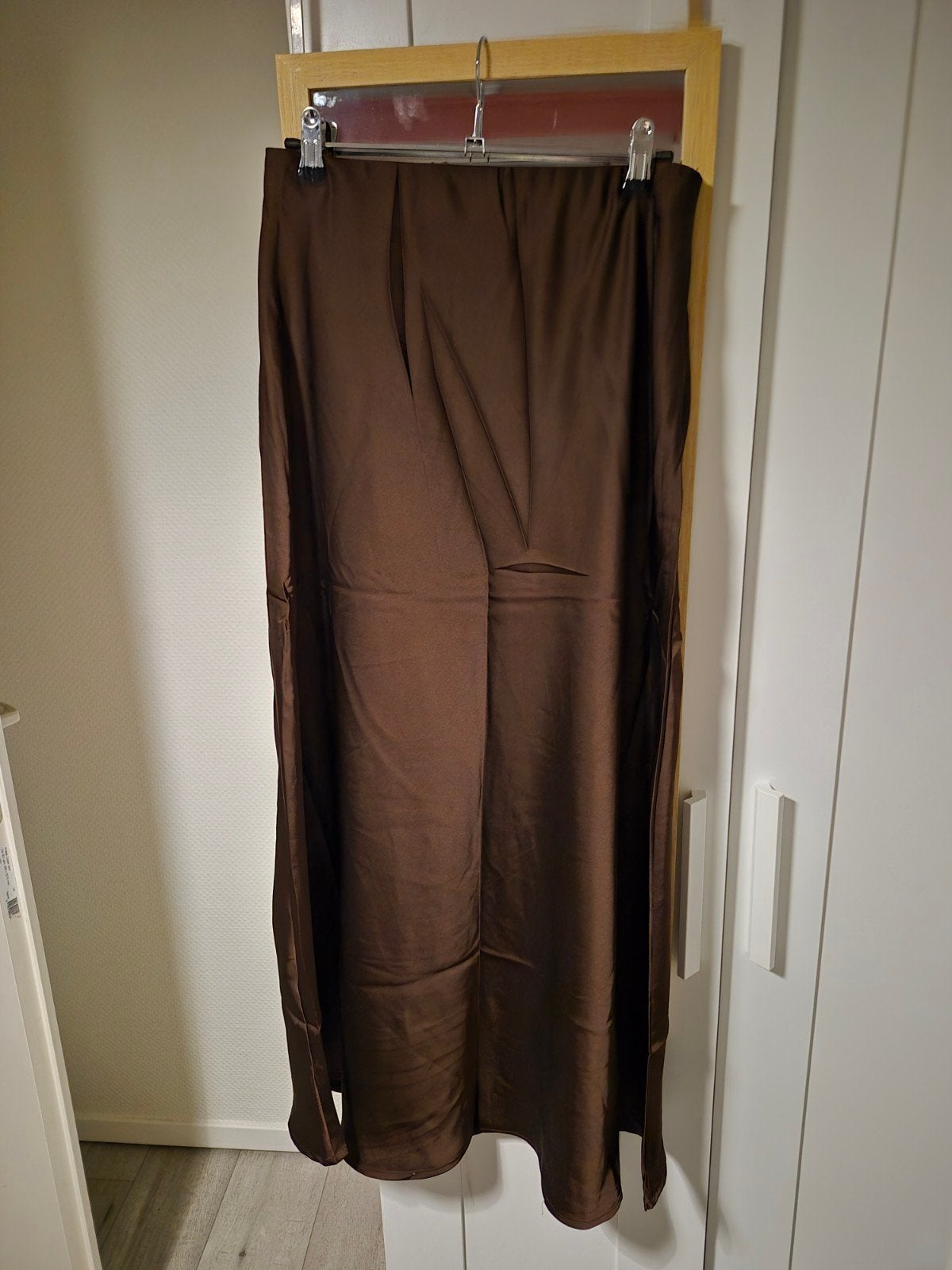 Bruine satijnen rok, ELSA.M by May, Bruin, Maat 42/44 (L), Nieuw