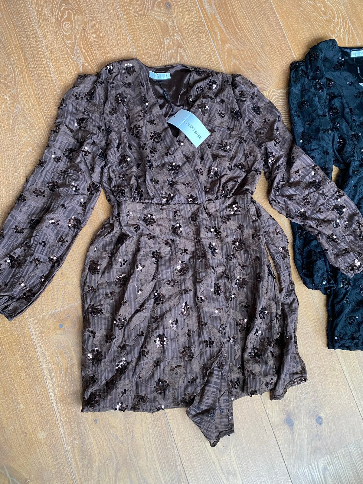 Flamant Rose Jurk met pailletten - Bruin en Zwart, Kleding | Dames, Bruin, Maat 42/44 (L), Nieuw, Ophalen of Verzenden