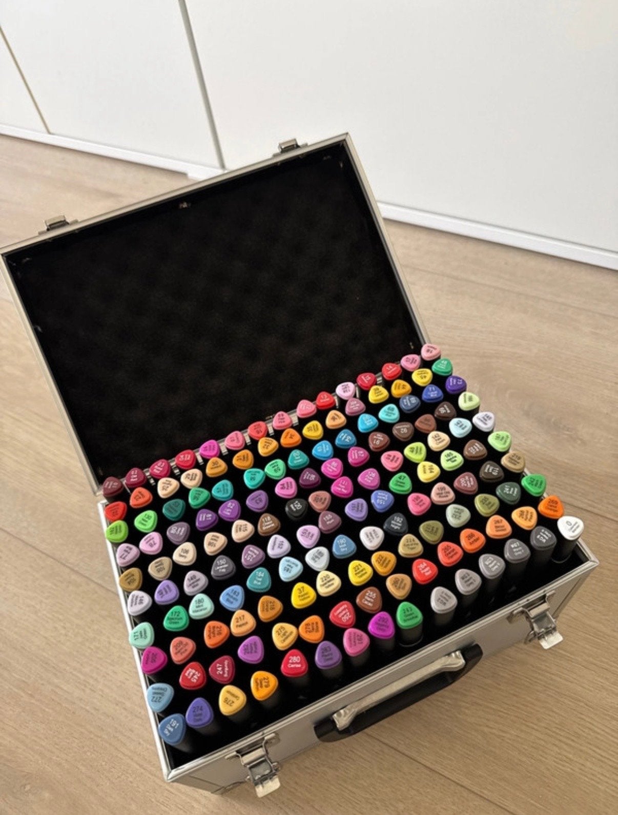 DecoTime Alcohol Twinmarkers - 150 stuks in koffer, Ophalen of Verzenden, Zo goed als nieuw, Potlood of Stift