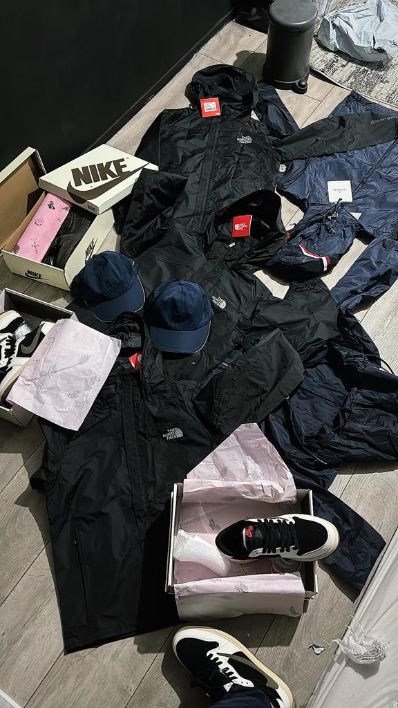 Moncler navy blue jassen, north face windbreakerstravis scot, Ophalen of Verzenden, Zo goed als nieuw