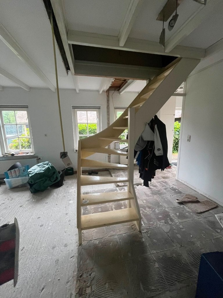 Vaste trap met hoek etage hoogte 265cm hoog, Doe-het-zelf en Verbouw, Ladders en Trappen, Ophalen, Gebruikt, Trap, 2 tot 4 meter