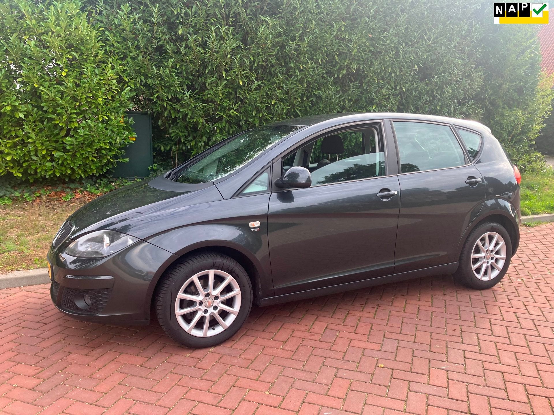 Seat Altea 1.4 TSI Style nieuwe apk mooie auto perfect onder, Voorwielaandrijving, Gebruikt, Zwart, Origineel Nederlands