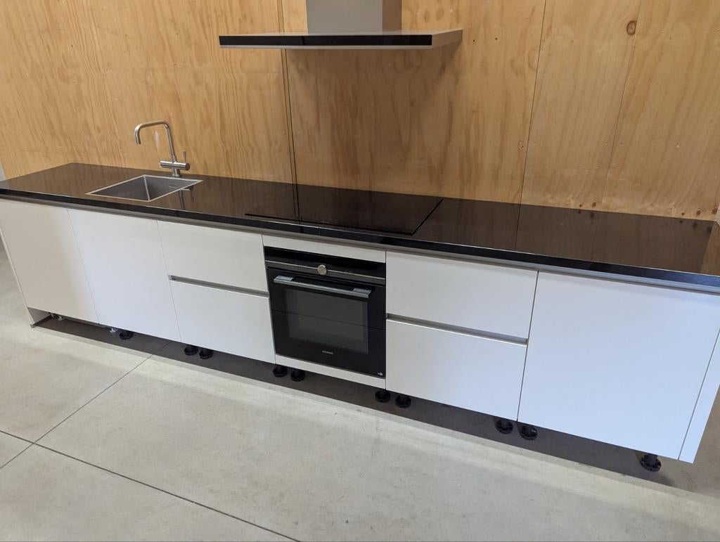 prachtige keuken nieuwstaat, Huis en Inrichting, Keuken | Complete keukens, Overige materialen, Wit, Enkelwandige keuken, Ophalen of Verzenden