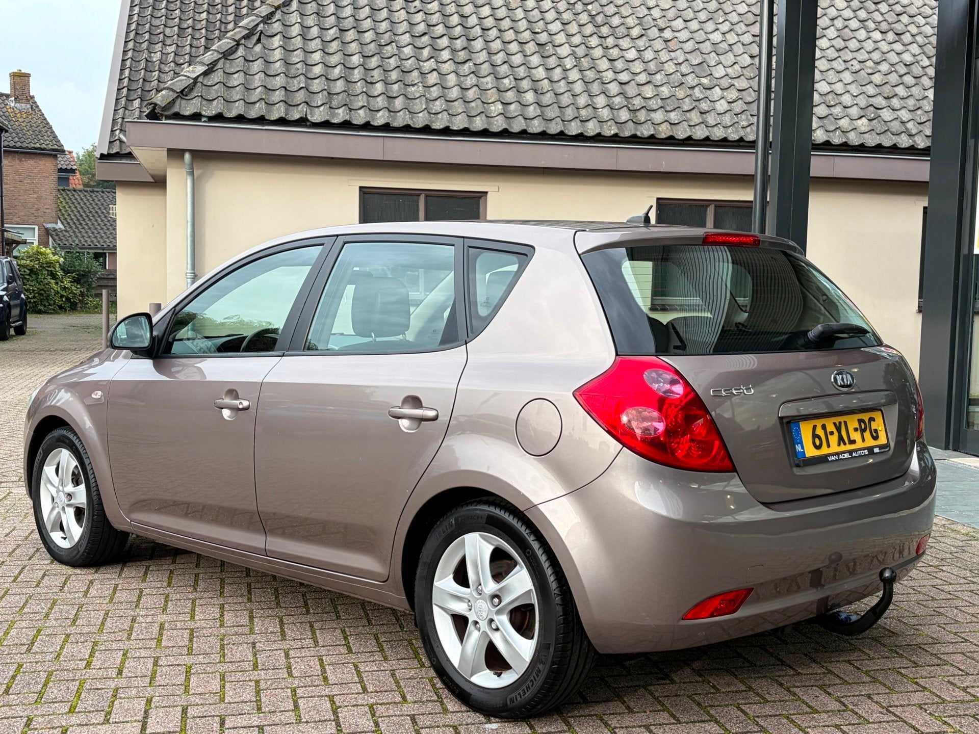 Kia Cee'd 2.0 X-ecutive 5Drs App-Connect Clima Cruise Trekha, Auto's, Voorwielaandrijving, Dealer onderhouden, Gebruikt, Zwart