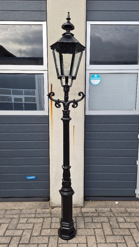 Gietijzeren Lantaarnpaal 2.40 Meter, Ophalen, Gebruikt, Staande lamp, Netvoeding