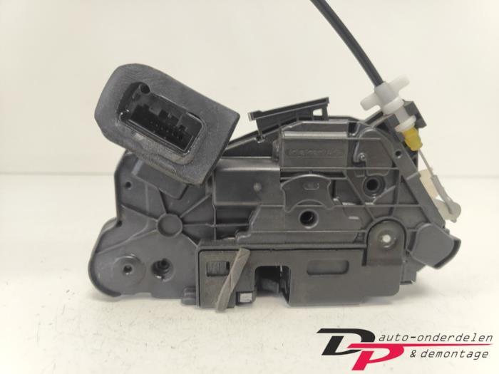 Deurslot Mechaniek 4Deurs links-voor van een Volkswagen Golf, Gebruikt, -, Volkswagen, -