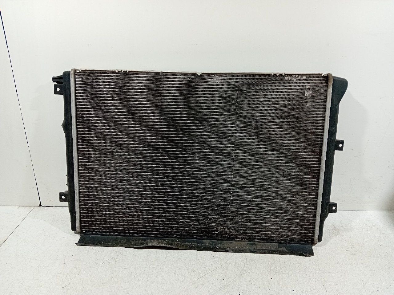 Radiateur Volkswagen Tiguan, Onderdelen@venauto.nl, Van der Ven Autorecycling B.V., Gebruikt, Ettenseweg 76, 4706 PB Roosendaal, The Netherlands