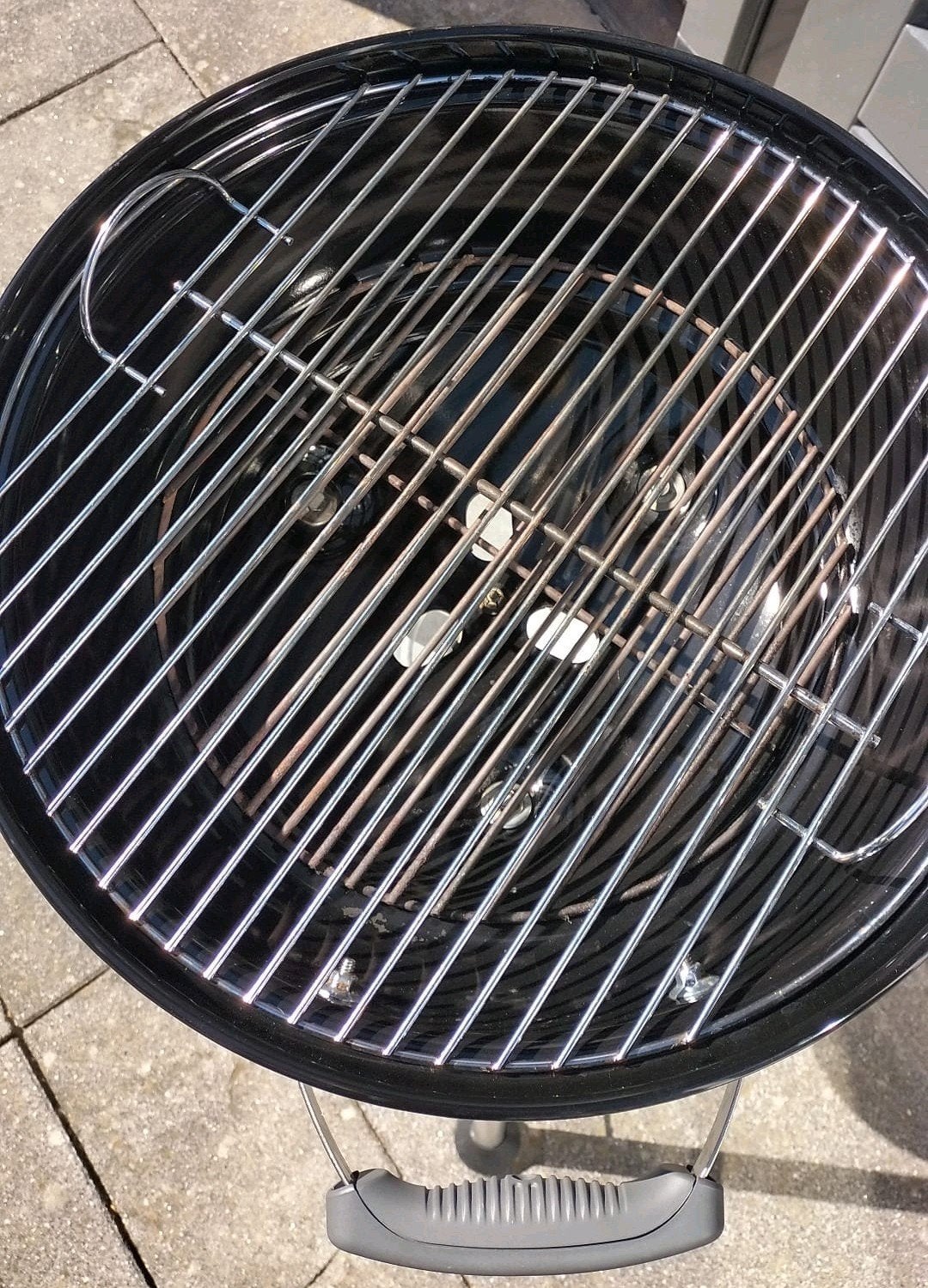 Foto 2 van Weber Compact Kettle Houtskoolbarbecue 47 cm