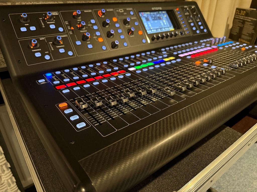 Midas M32 mengtafel met DL32 stage box en Flightcase., Ophalen, Zo goed als nieuw, 20 kanalen of meer, Microfooningang