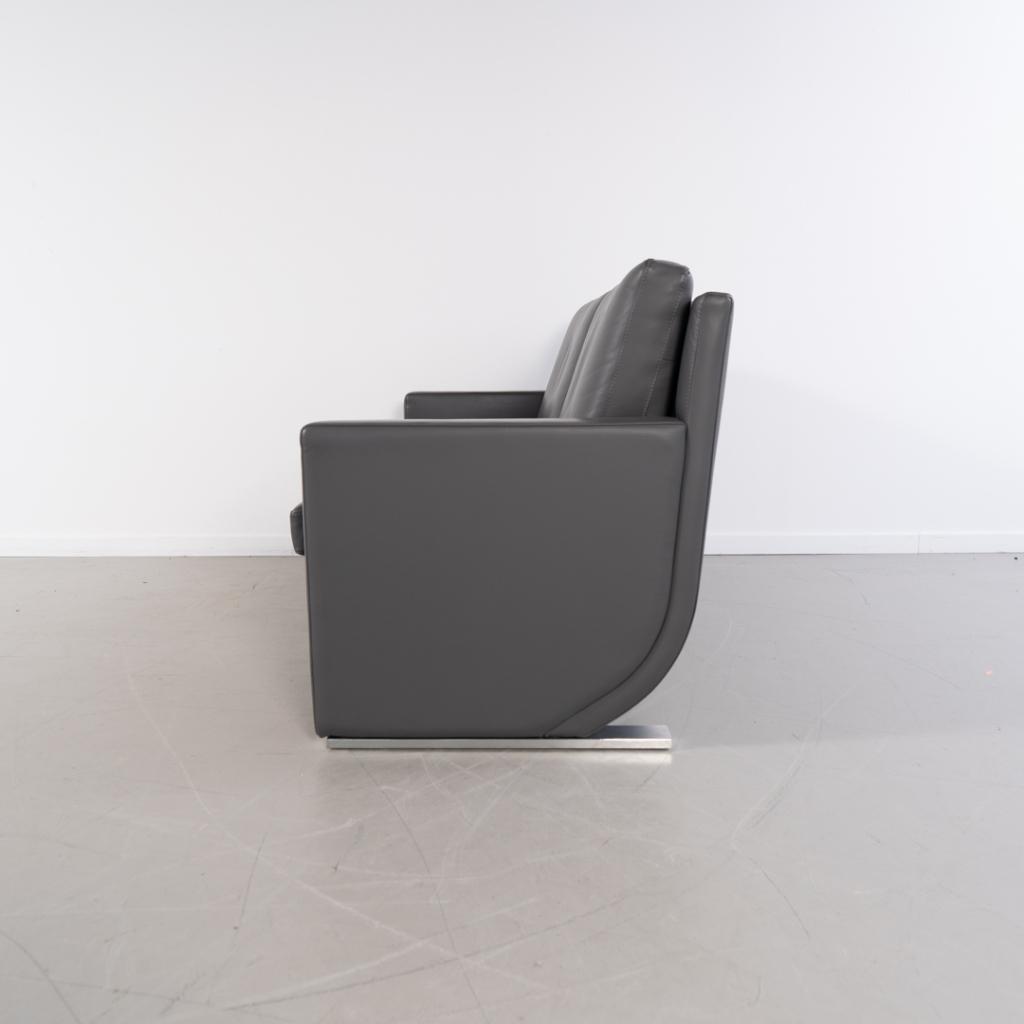 1x Leolux Timandra 2-zits/148cm Bank Donkergrijs Leer, Huis en Inrichting, Niet ingevuld, Niet ingevuld, Tweepersoons, 75 tot 100 cm