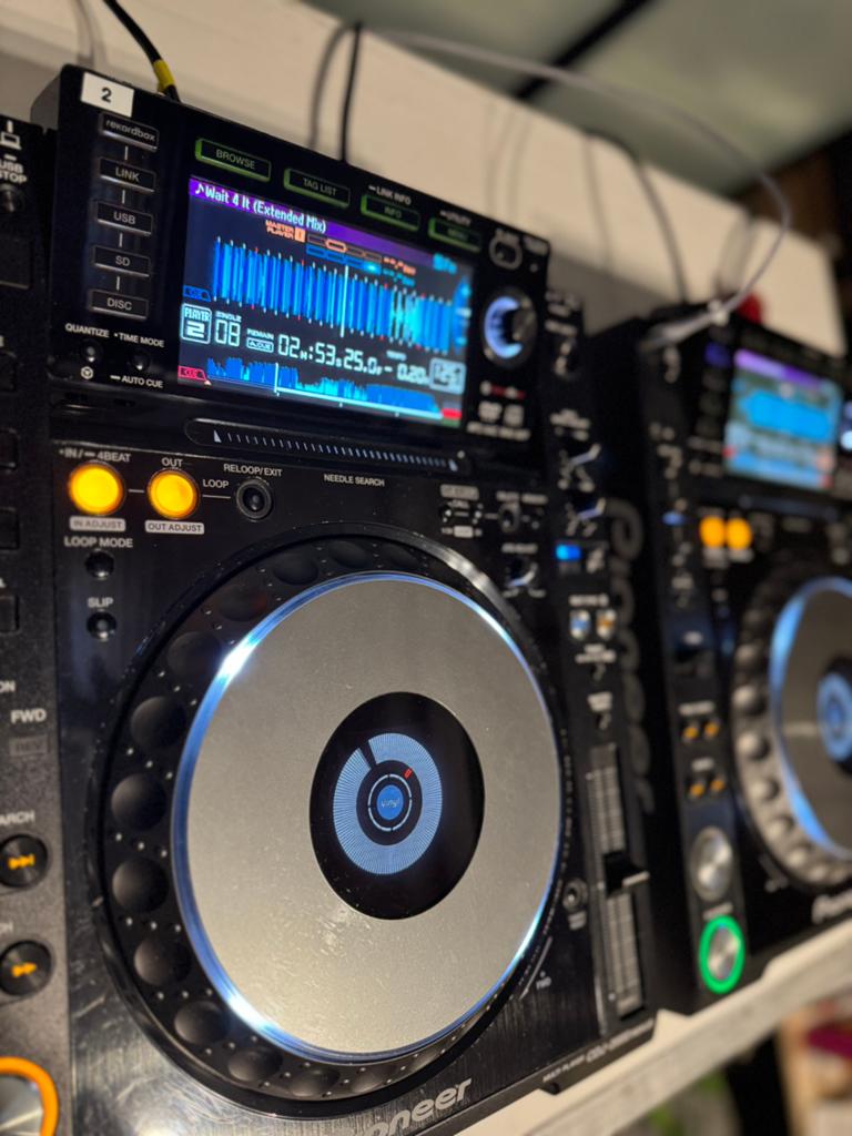 Te koop 2x CDJ2000NXS 1, Muziek en Instrumenten, Dj-sets en Draaitafels, Ophalen, Zo goed als nieuw, Pioneer