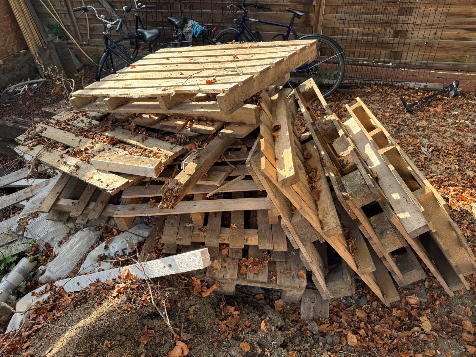 Diverse gebruikte pallets hout gratis, Ophalen, Gebruikt, Overige houtsoorten, Pallet