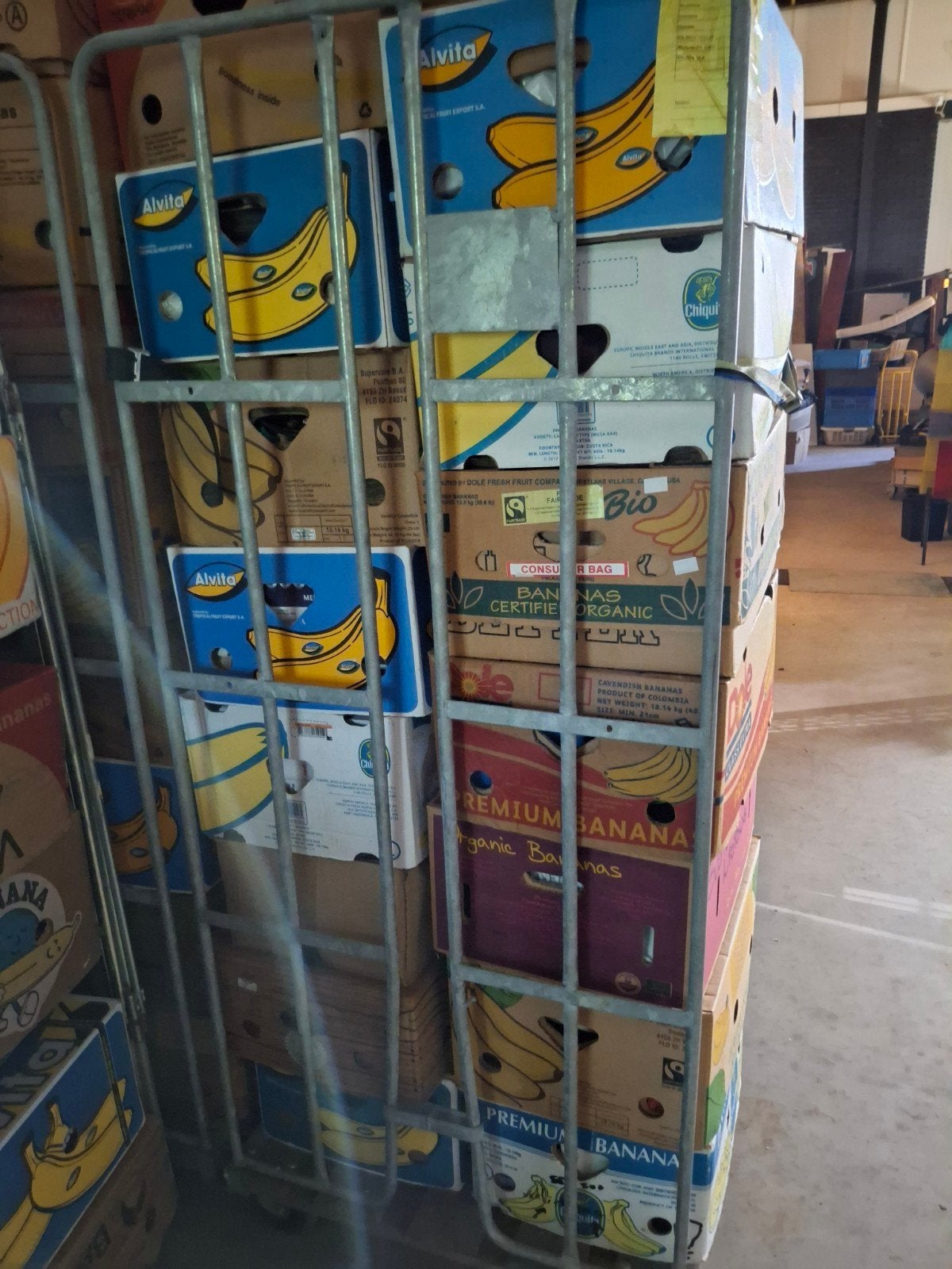 15 bananendozen met rommelmarktspullen, Diversen, Rommelmarktspullen, Ophalen, Nieuw