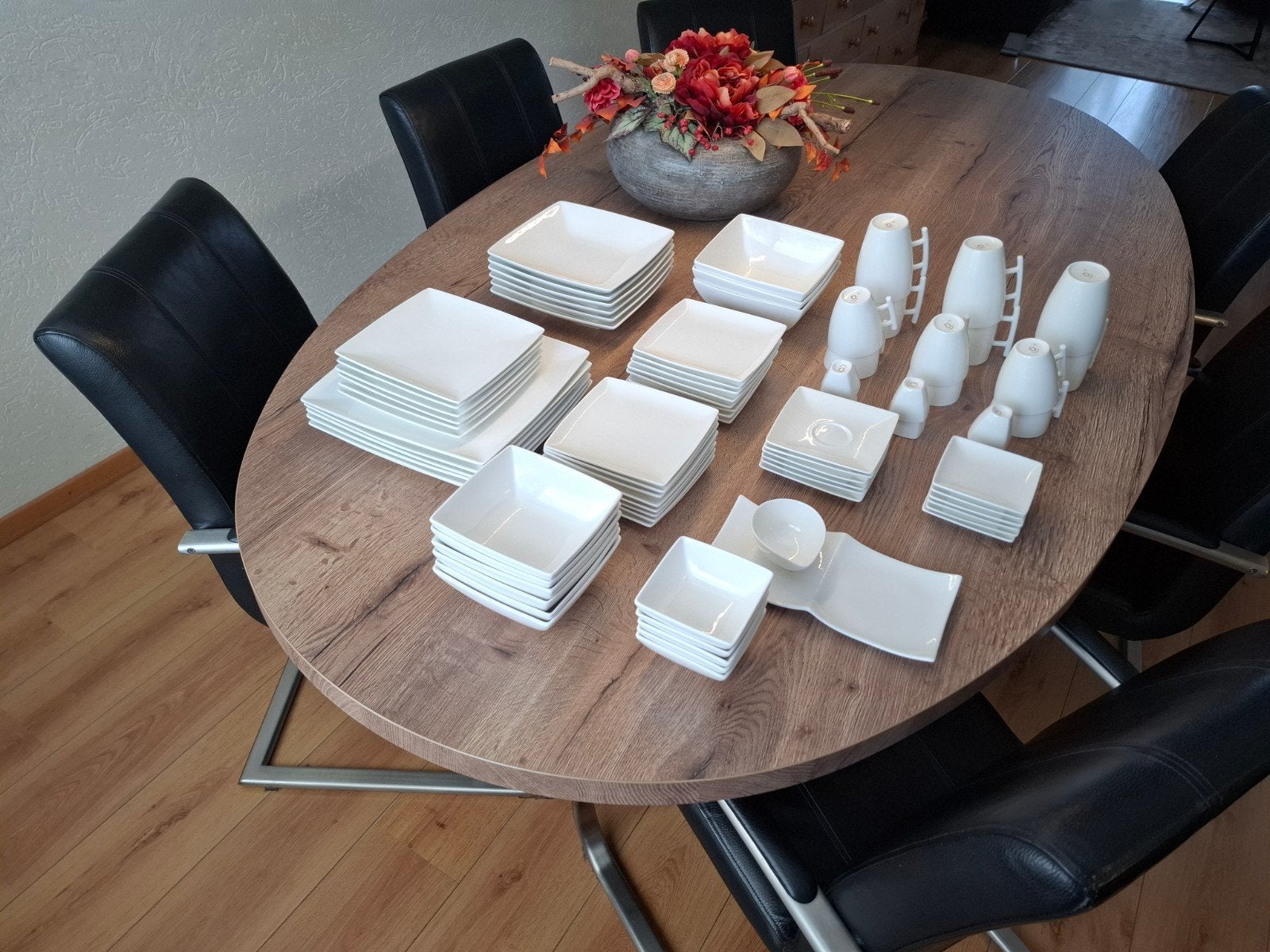 Yong 6 delig servies bone China, Ophalen, Overige merken, Keramiek, Zo goed als nieuw
