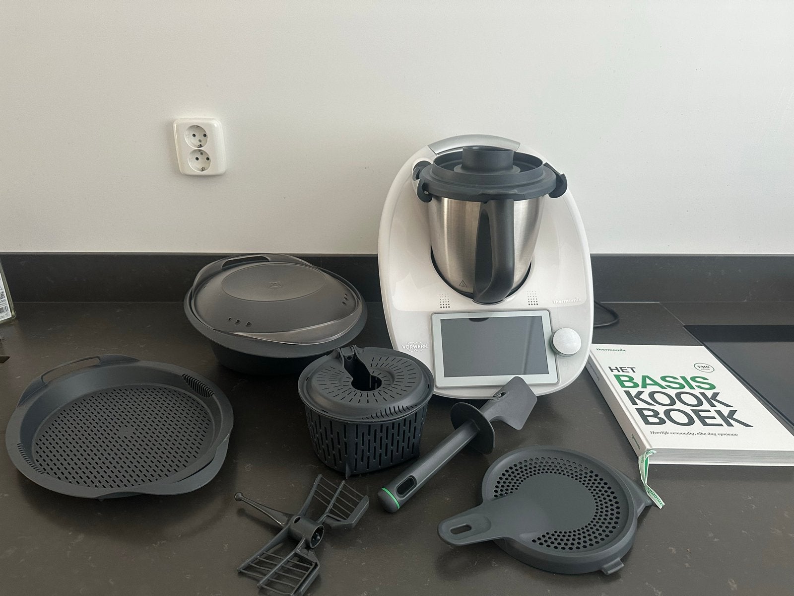 Thermomix TM6 met accessoires en kookboek, Gebruikt, 3 snelheden of meer, Ophalen of Verzenden, 2 tot 3 liter