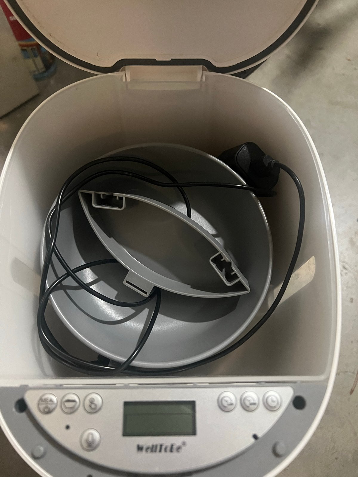 Automatic cat feeder a63, Ophalen