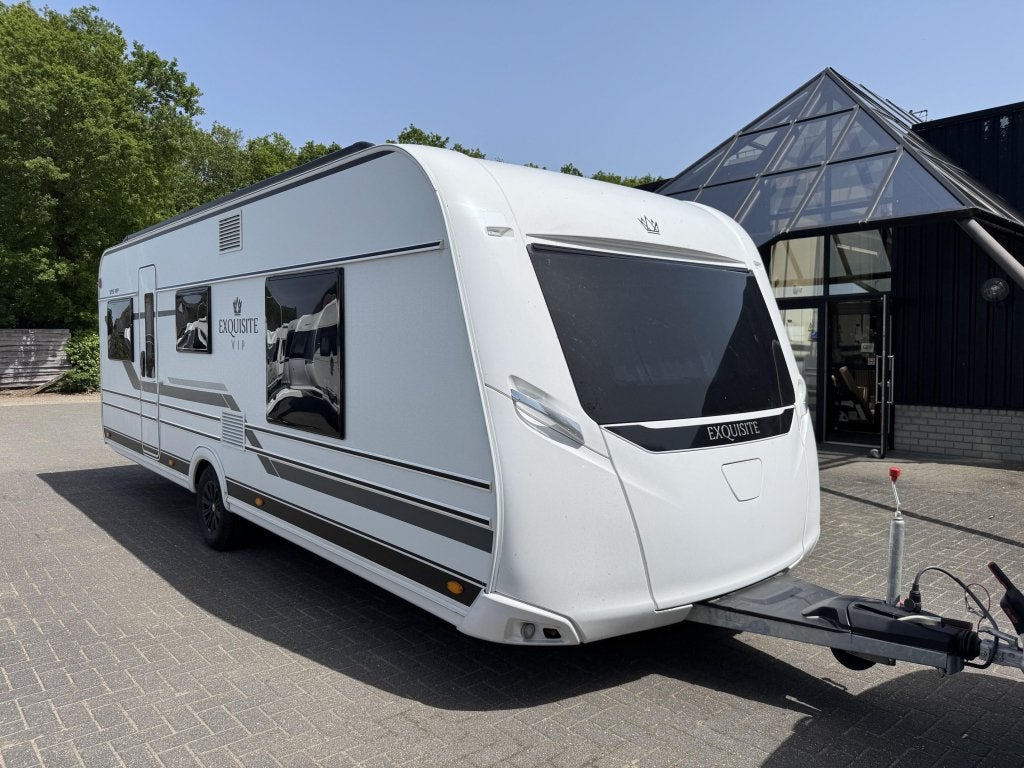 LMC Exquisite 595 VIP 2024 | Vrijst. Queensbed | Voortent, Caravans en Kamperen, Caravans, Rondzit, Schokbreker, Bedrijf, 5 tot 6 meter