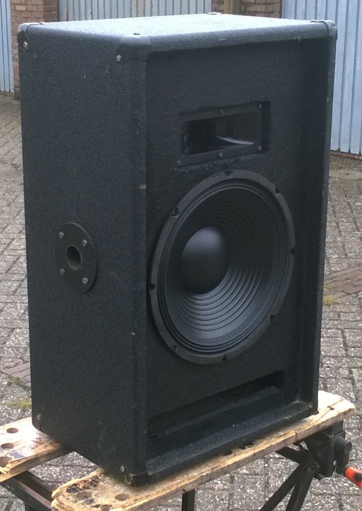 Luidsprekers 12 inch 200 Watt en versterker, Speakerset, Refurbished, Ophalen of Verzenden, Nb