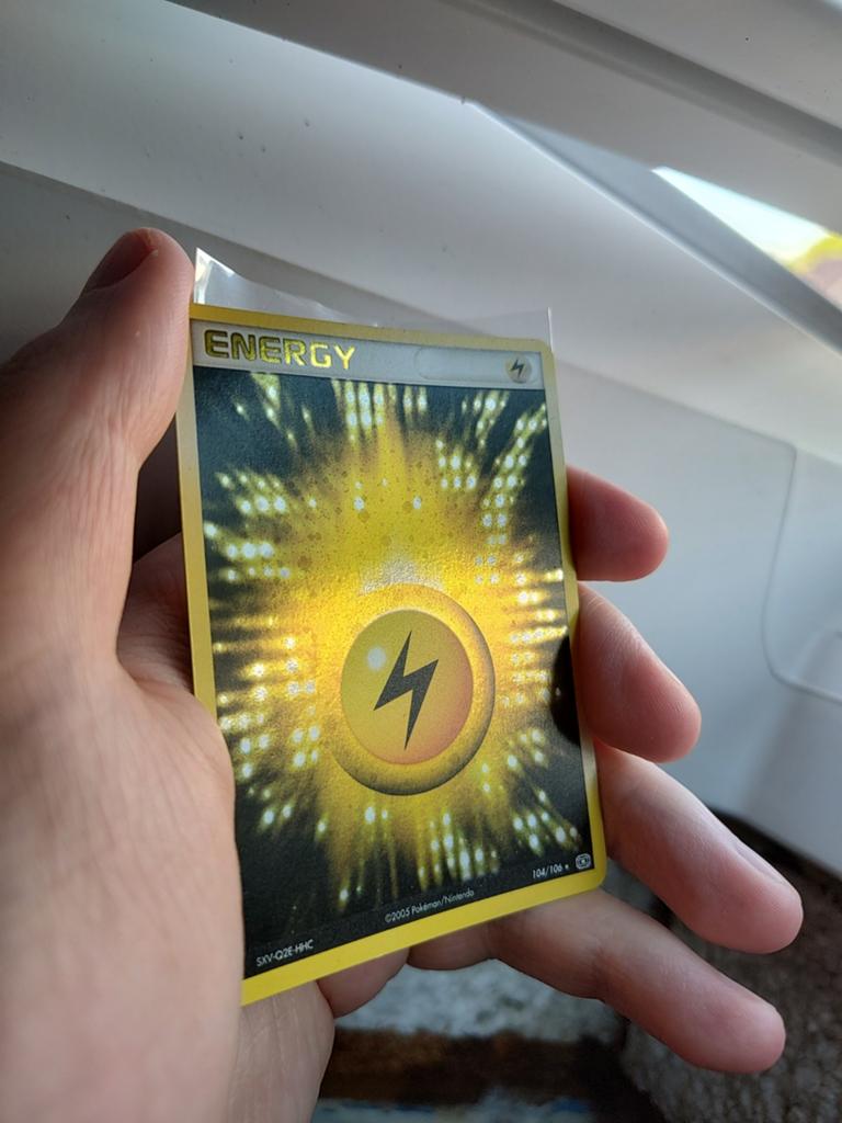 Lightning Energy (EM 104), Hobby en Vrije tijd, Verzamelkaartspellen | Pokémon, Ophalen of Verzenden, Zo goed als nieuw, Losse kaart