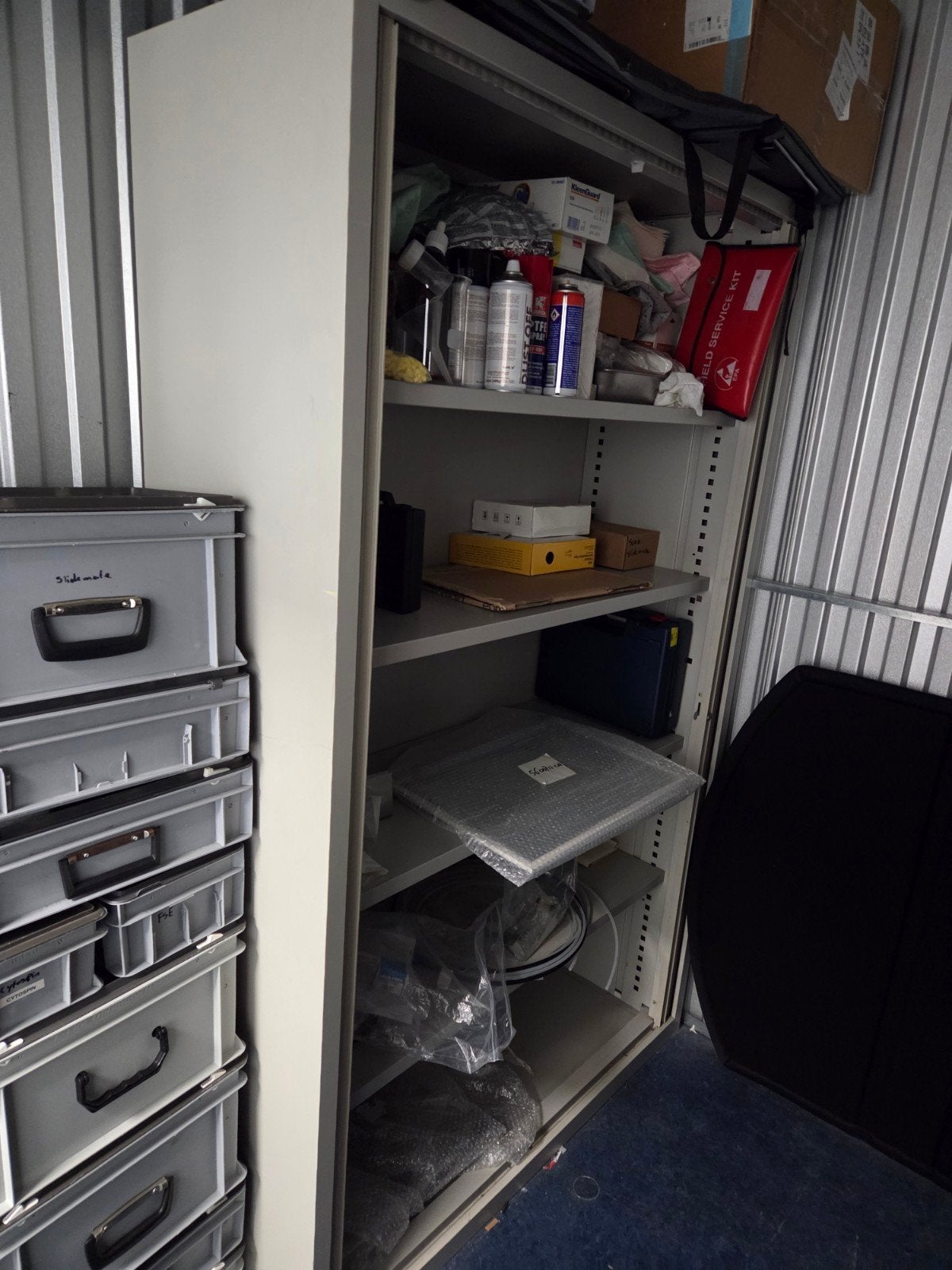 Metalen archiefkast met roldeuren (zonder sleutel), Ophalen, Gebruikt, 100 tot 150 cm, Modern kantoor