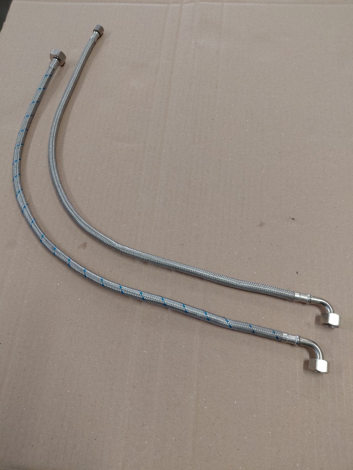 Haakse flexibele slangen 3/8"F x 1/2"F en 3/8"F x M12F, Ophalen of Verzenden, Gebruikt, Rvs, Kraan