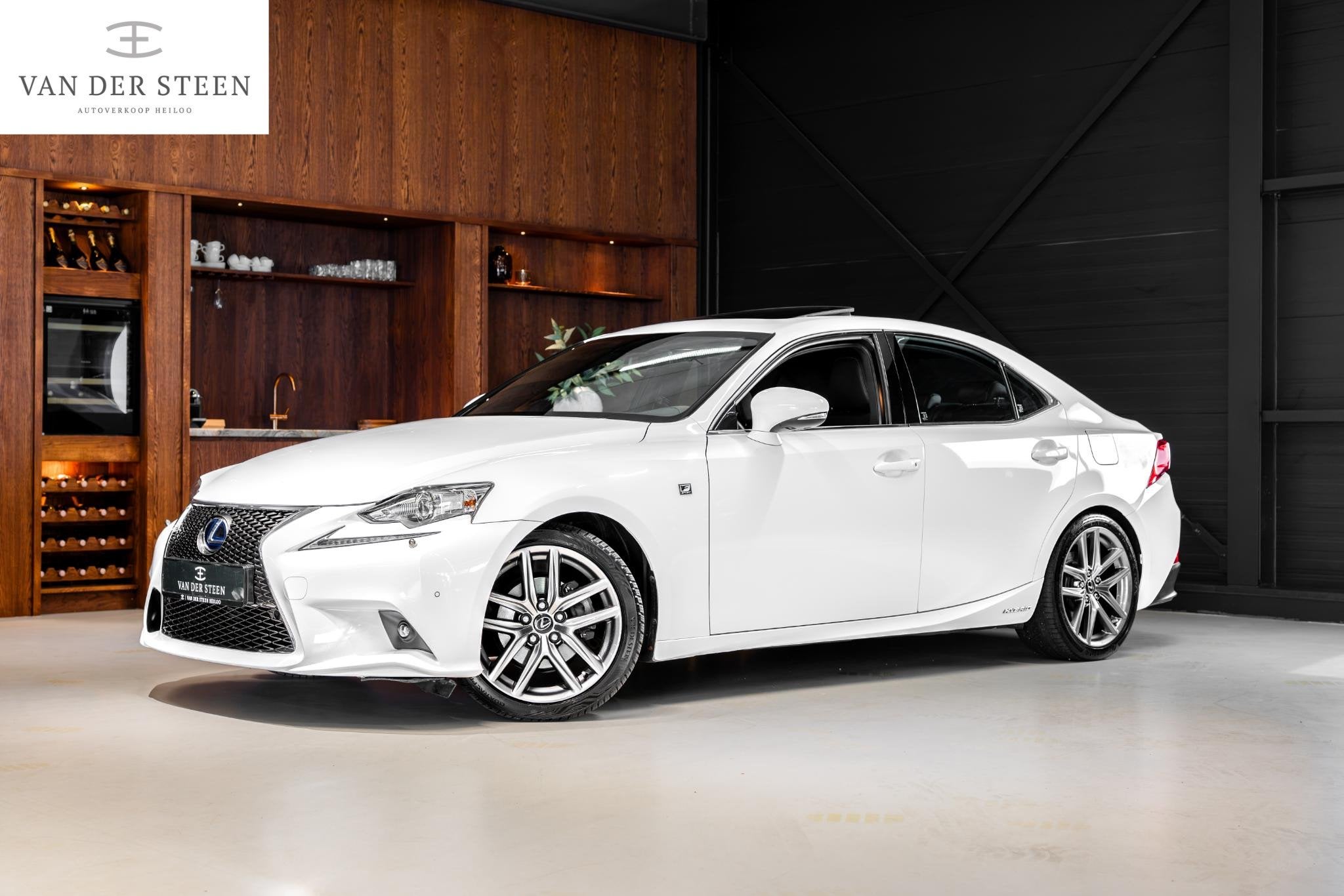 Lexus IS 300h Hybrid F-Sport Line Schuifdak | Stoelverwarmin, Auto's, Automaat, Gebruikt, Wit, Bedrijf