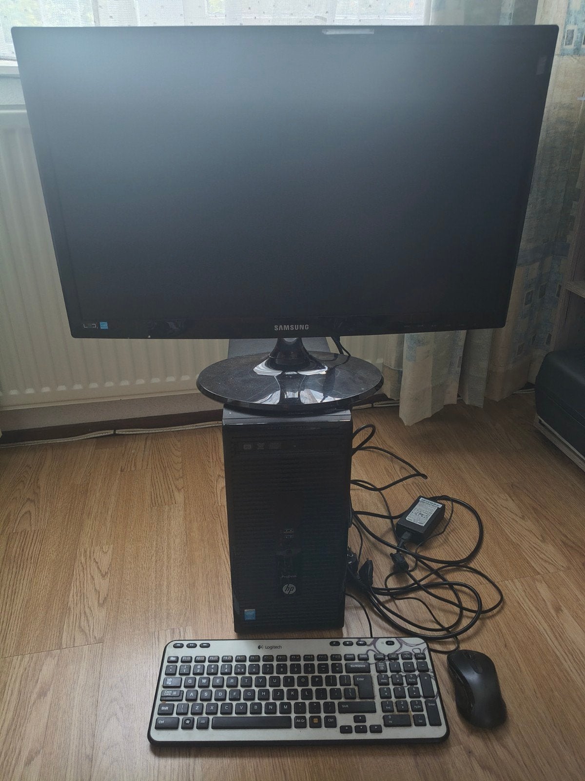 HP Desktop PC met Samsung Monitor, Toetsenbord en Muis, Gebruikt, 2 tot 3 Ghz, Gaming, HDD