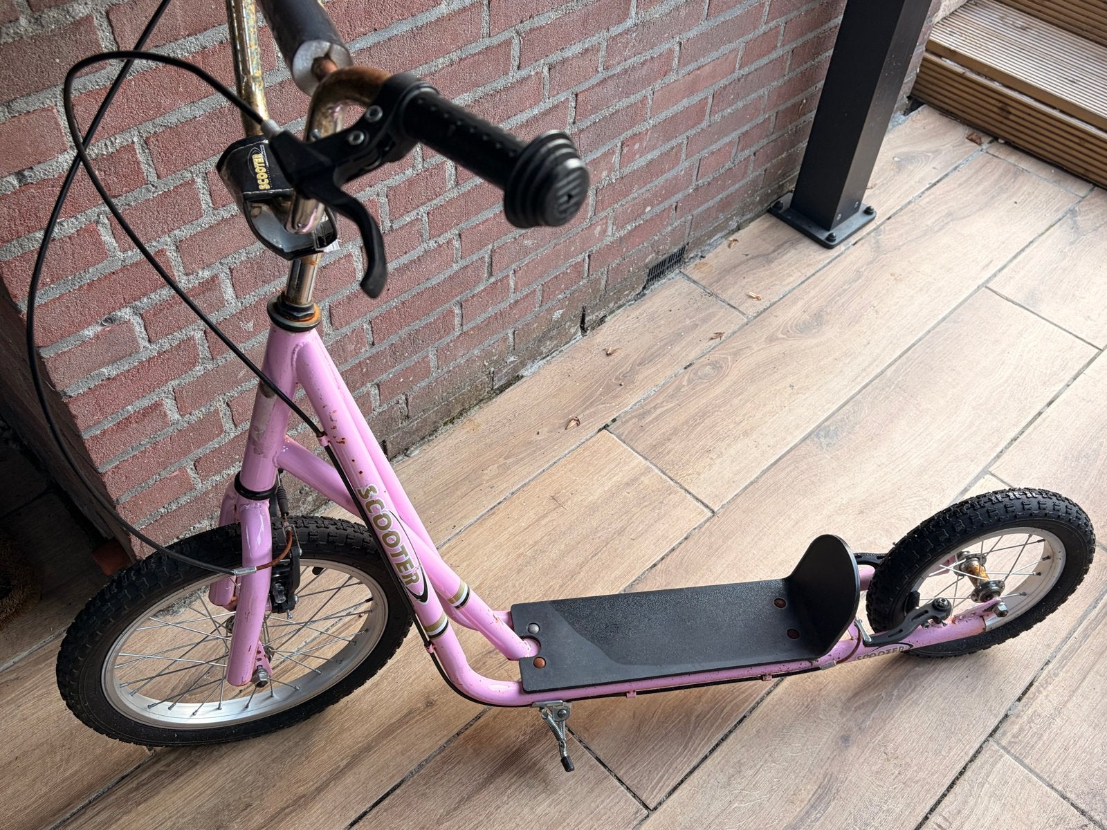 Roze step met luchtbanden - opknapper, Ophalen, Gebruikt, Gewone step