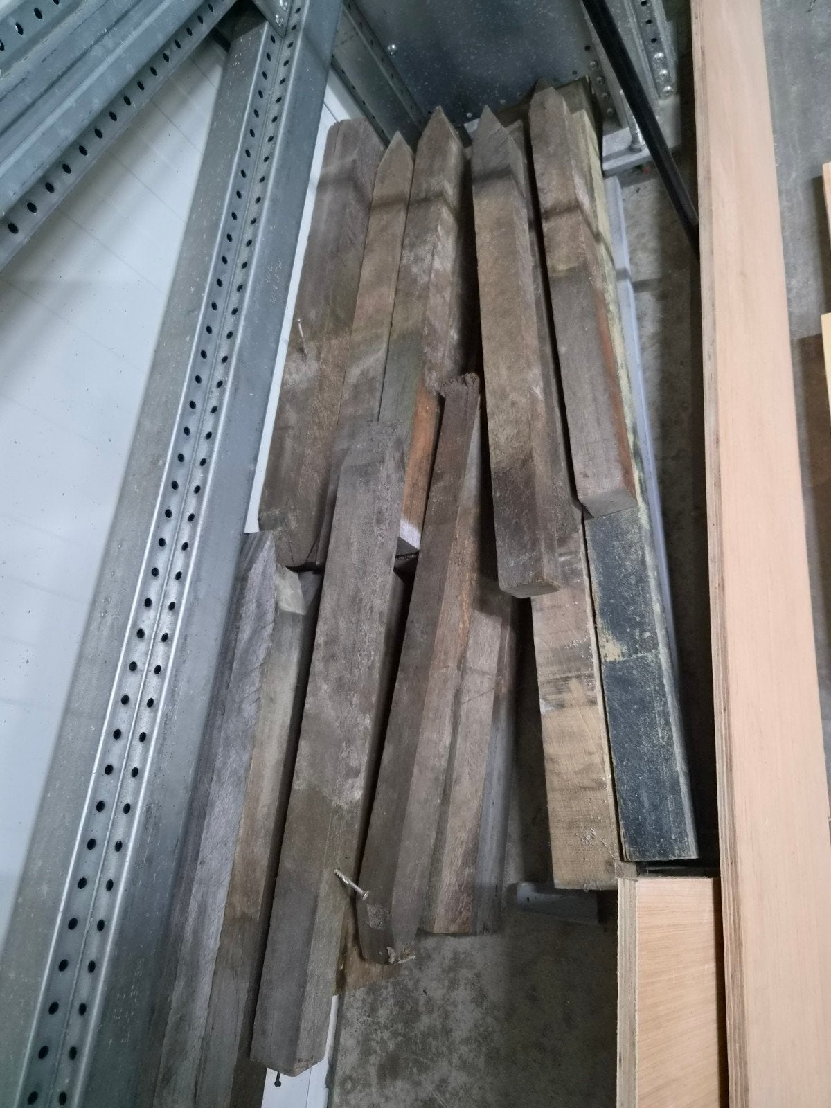 Gebruikte piketpalen voor diverse toepassingen, Ophalen, Gebruikt, 180 tot 250 cm, Palen