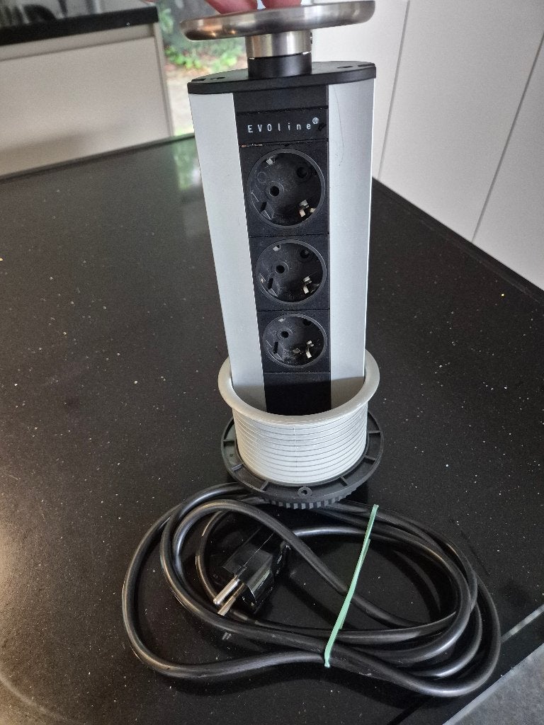 Inbouw pop-up stopcontact, Ophalen, Zo goed als nieuw, Overige merken, Stopcontact