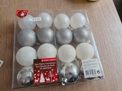 2x 8 stuks Mix color kerstballen 5cm h, Diversen, Kerst, Evora, Onbekend, Nieuw, Ophalen of Verzenden
