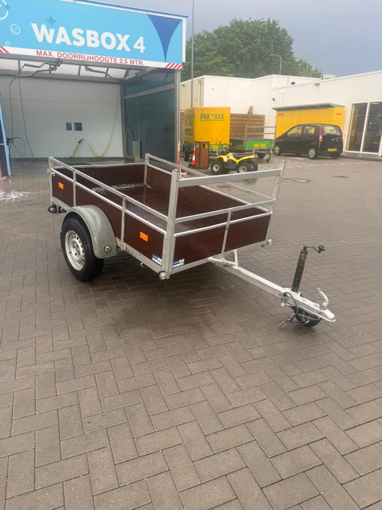 Nette aanhanger, Ophalen, Zo goed als nieuw