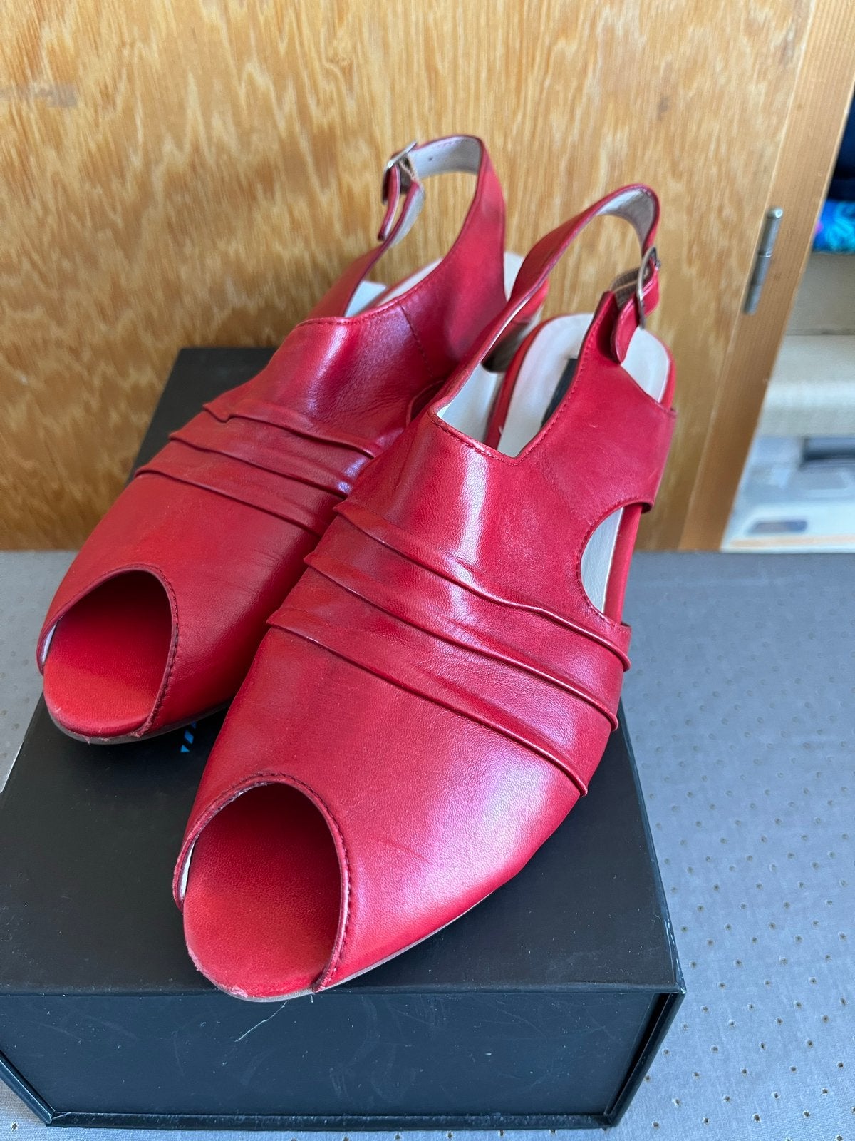 Everybody rode schoentjes maat 39, Ophalen of Verzenden, Zo goed als nieuw, Rood, Sandalen of Muiltjes