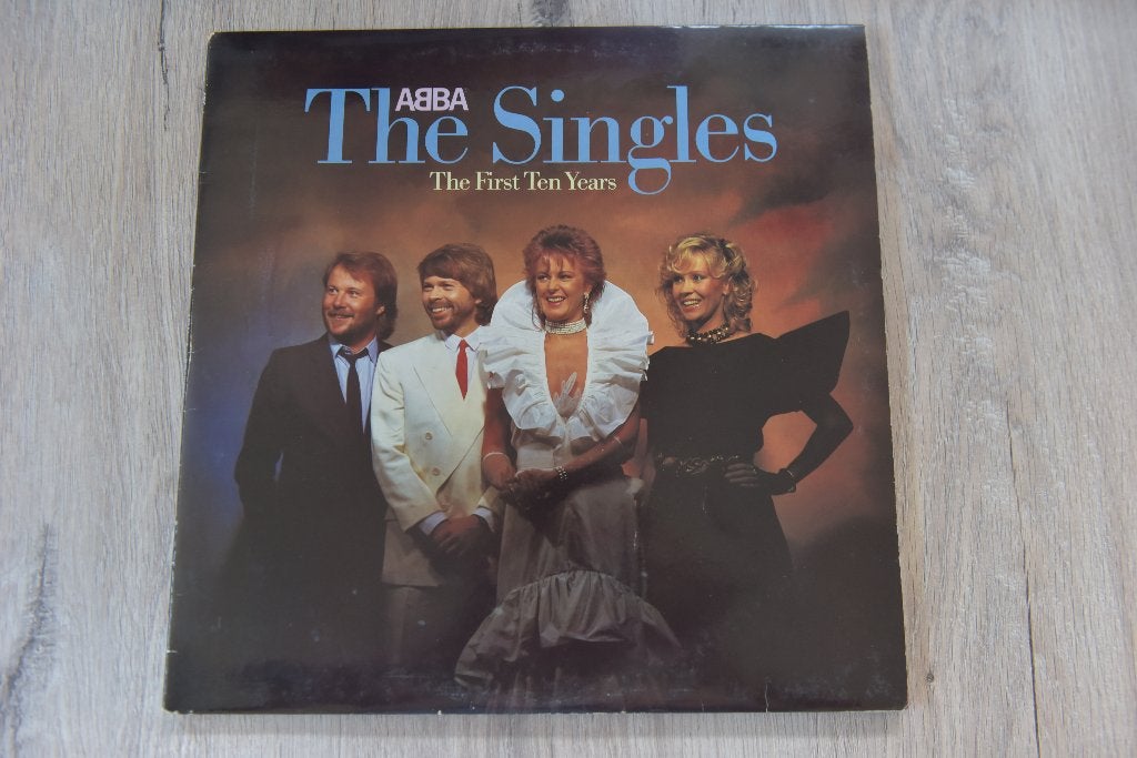 VINYL - ABBA - THE FIRST TEN YEARS THE SINGLES 2LP, Inclusief binnenhoes, Zo goed als nieuw, 12 inch, Dubbel-LP
