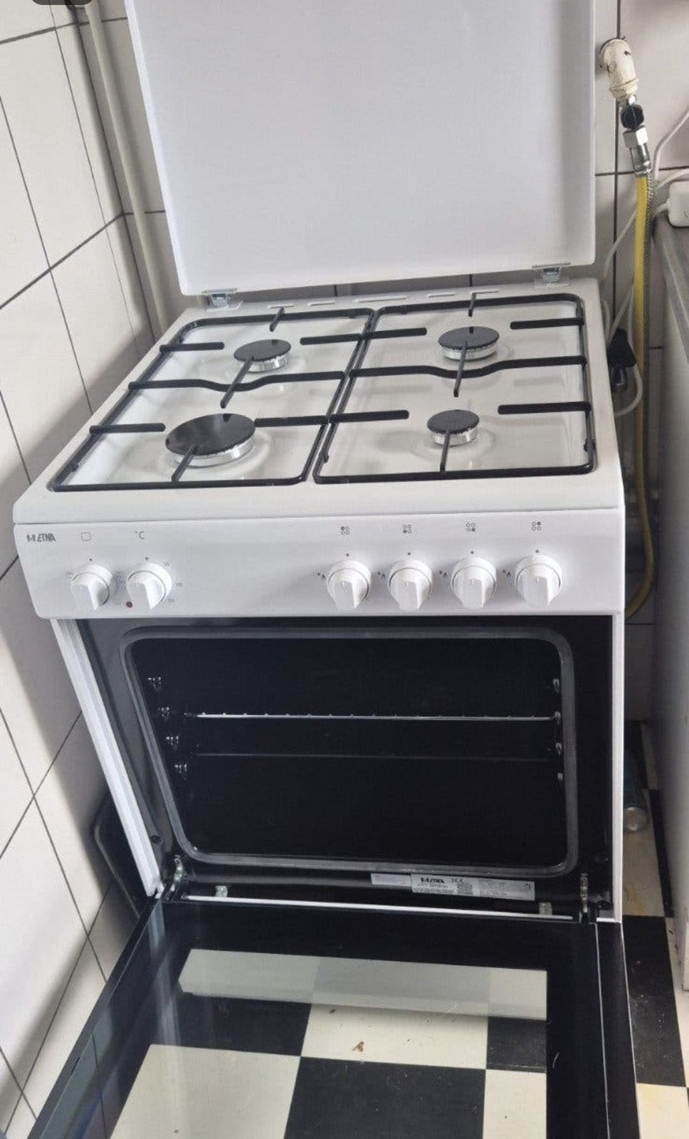 Gasfornuis + garantie 2jaar met oven en gasslang bijna nieuw, Witgoed en Apparatuur, Fornuizen, Ophalen, 4 kookzones, Zo goed als nieuw