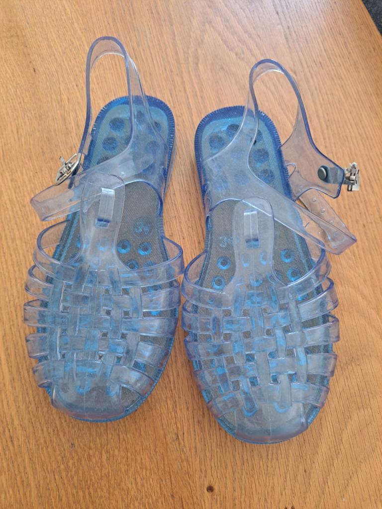 Blauwe plastic waterschoenen maat 34, Kinderen en Baby's, Kinderkleding | Schoenen en Sokken, Nieuw, Schoenen, Jongen of Meisje