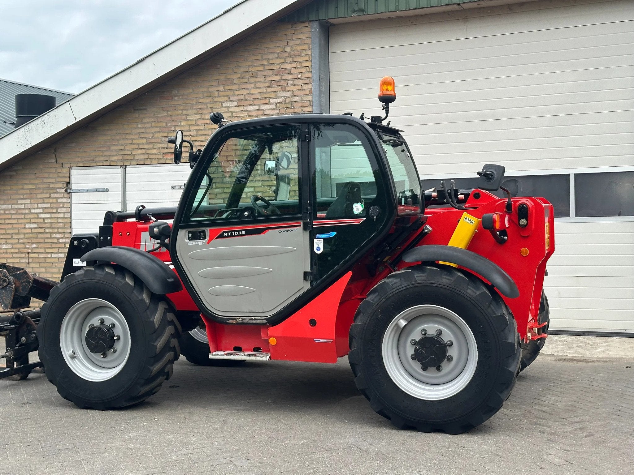 Manitou MT1033 (bj 2019), Verreiker