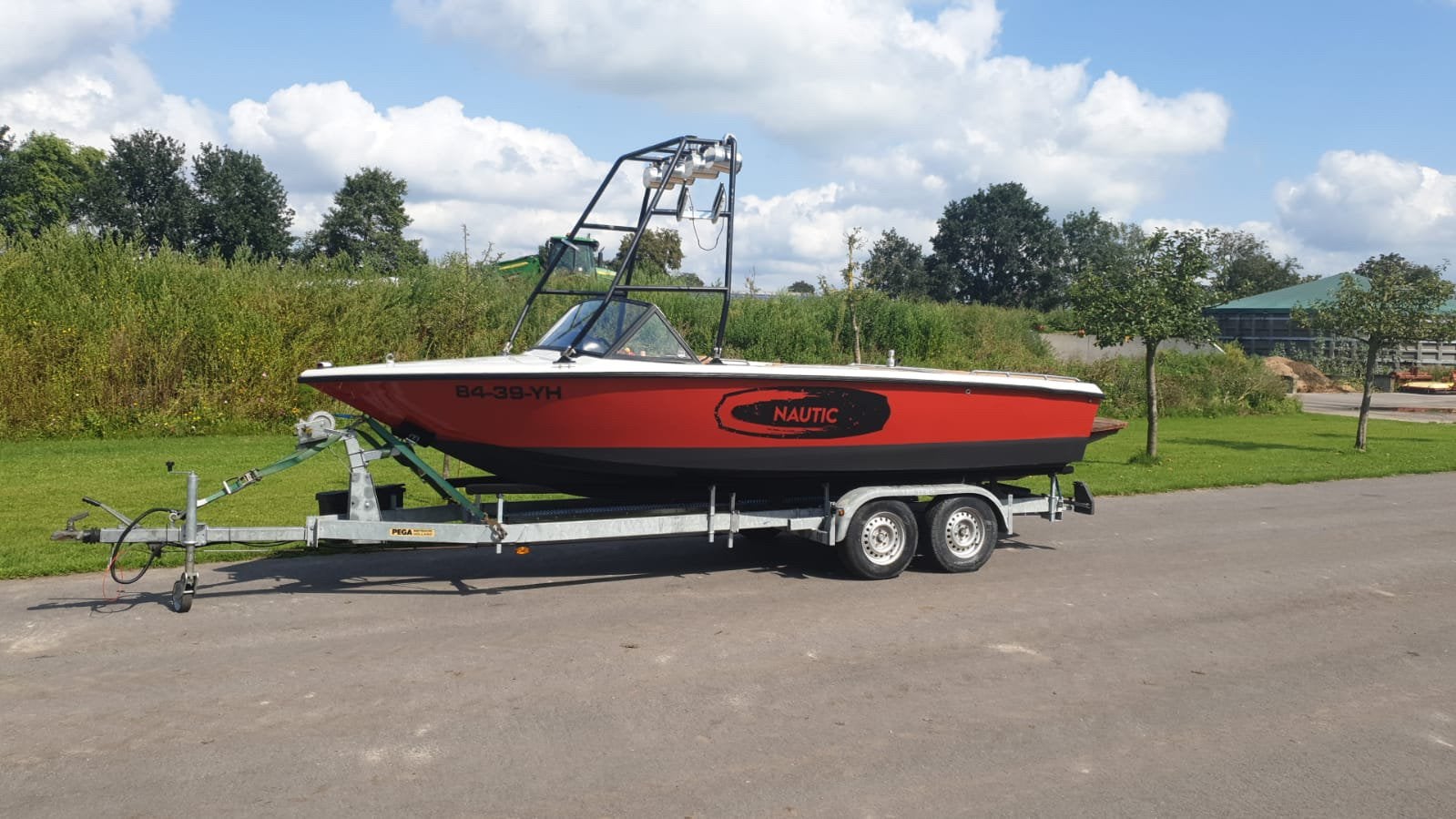 Te koop :barefoot Nautique bouwjaar 1991 met mercruiser 6.2, Ophalen, Info@sdjboten.nl, Zevenhuizerstraat 279, Benzine