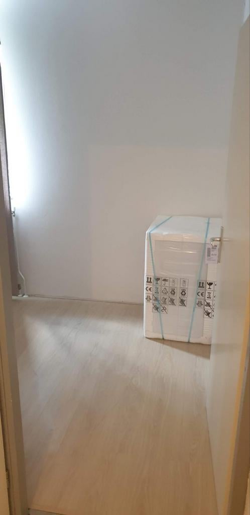 Laminaat gratis vanaf 8 april ophalen, Huis en Inrichting, Stoffering | Vloerbedekking, Ophalen, Gebruikt, Beige, 25 tot 50 m²