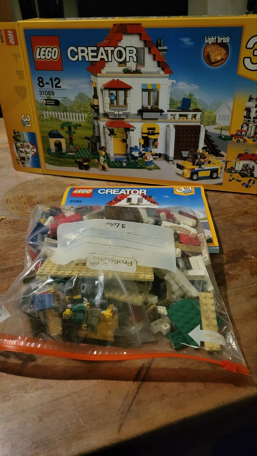 LEGO Creator 3in1 Modulaire Familievilla (31069), Kinderen en Baby's, Lego, Ophalen of Verzenden, Zo goed als nieuw, Compleet
